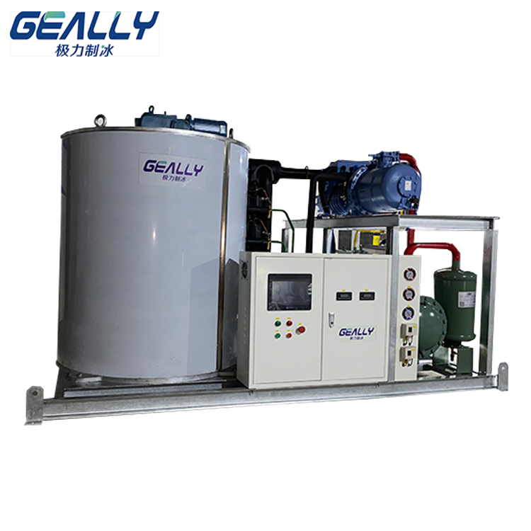 大型工業(yè)水冷片冰機的操作注意事項有哪些